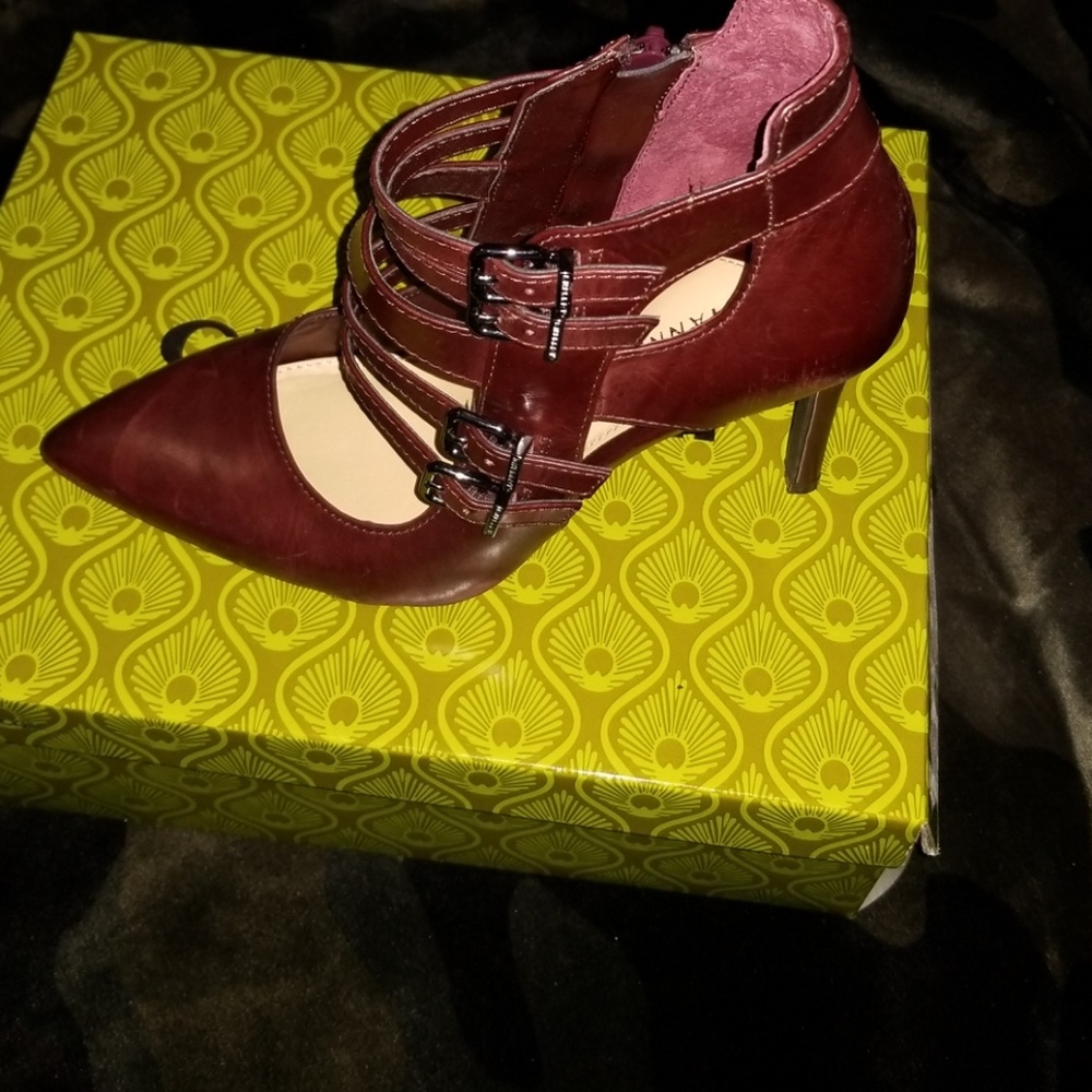 Gianni Bini booties wine colored